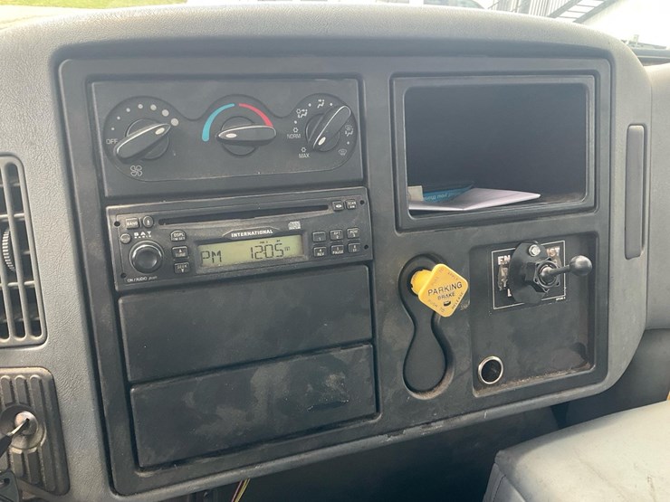 2007-international-durastar-4300-image-39