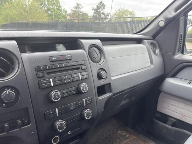 2012-ford-f150-xl-image-18