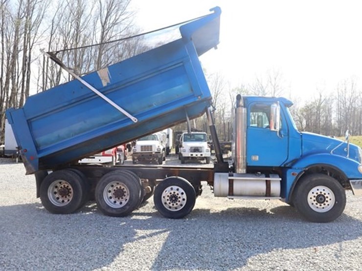 2013-freightliner-columbia-120-image-6