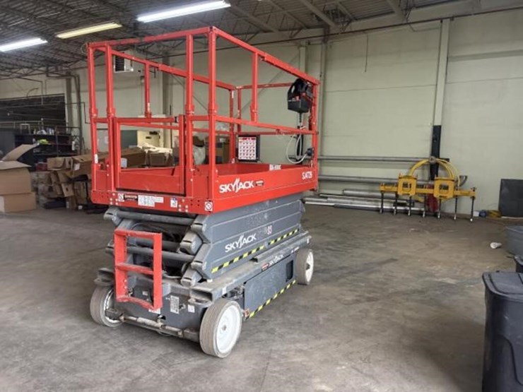 2020-skyjack-scissor-lift-image-4