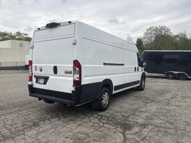 2022-dodge-3500-image-5