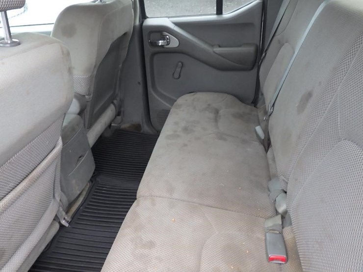 2014-nissan-frontier-image-26