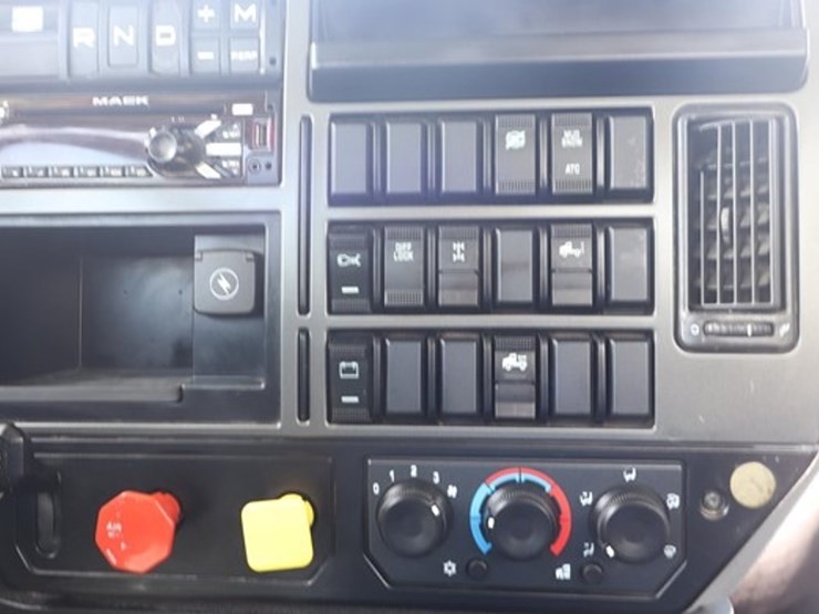 #538-•-2019-mack-pi64t-day-cab-truck-image-34