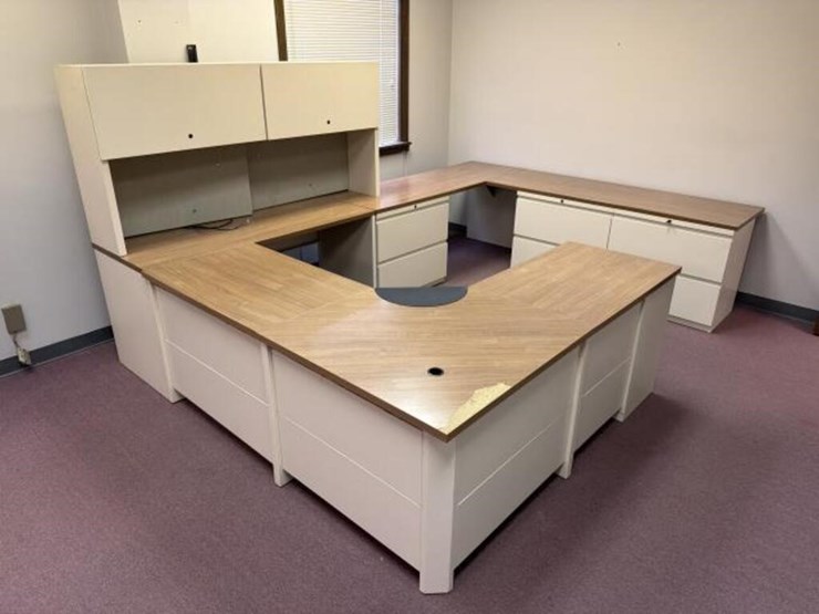 metal-executive-u--shape-desk,-overhead-hutch-a-image-1