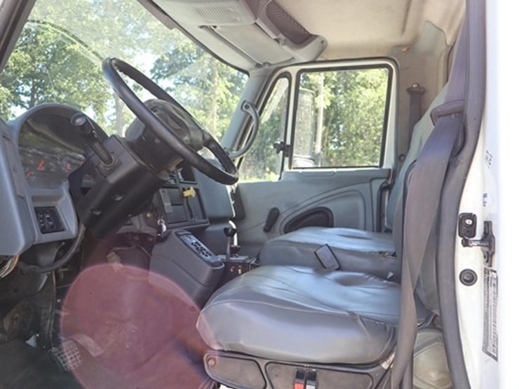 2005-international-durastar-4300-image-20