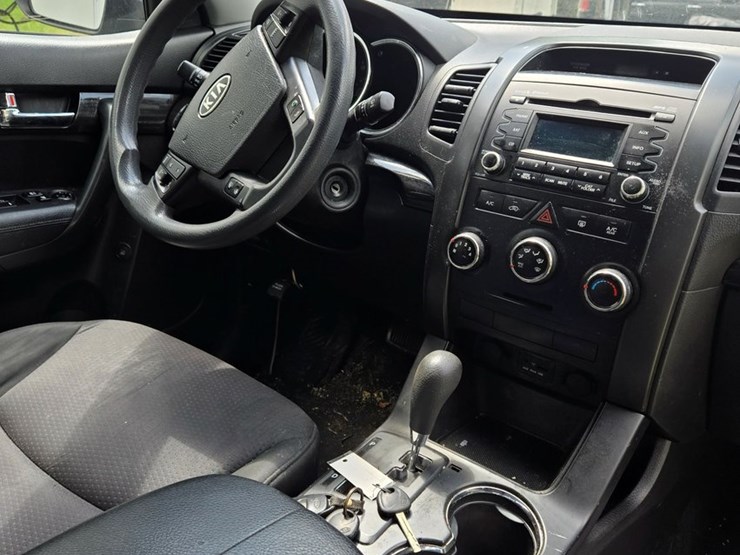 2011-kia-sorento-image-5