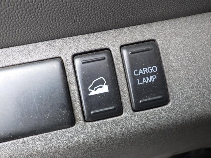 2014-nissan-frontier-image-22