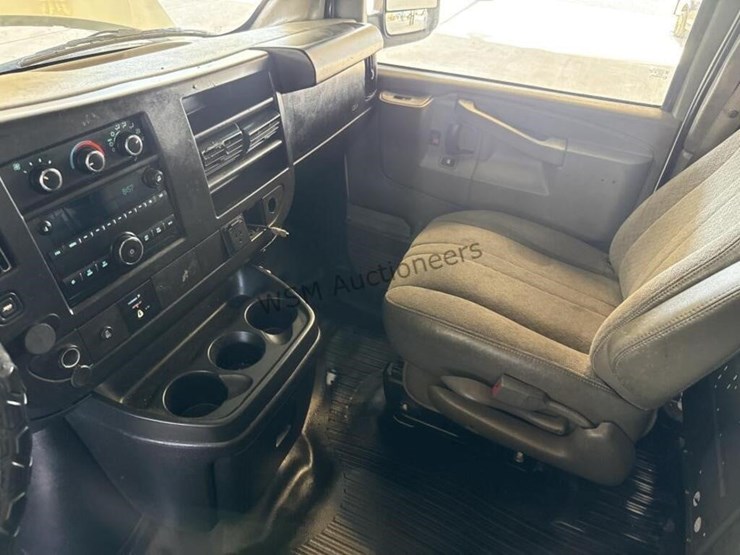 2016-chevrolet-express-2500-image-23