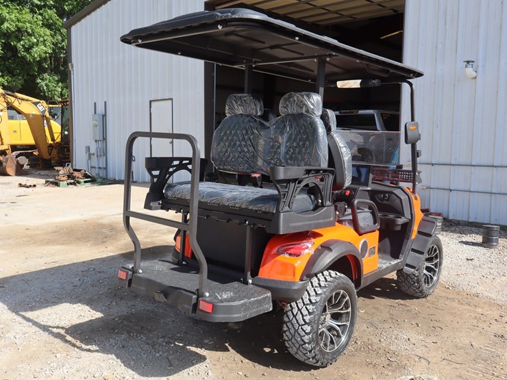 #104-•-4-seater-electric-golf-cart-image-5