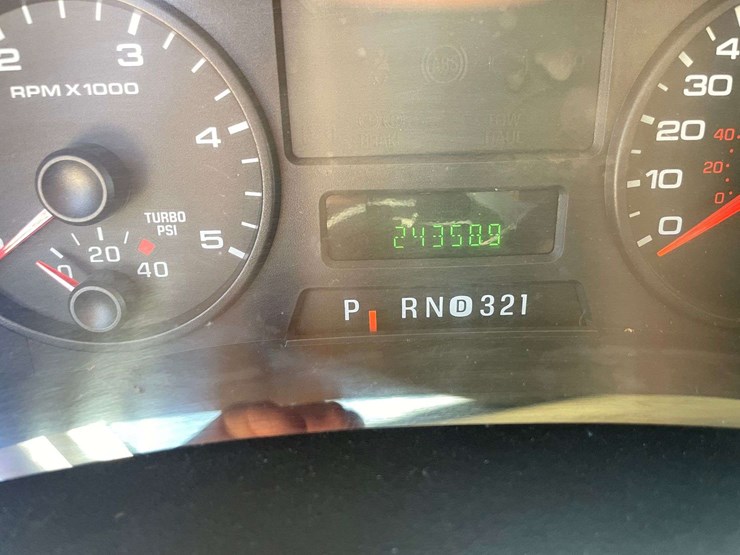 2006-ford-f550-image-27