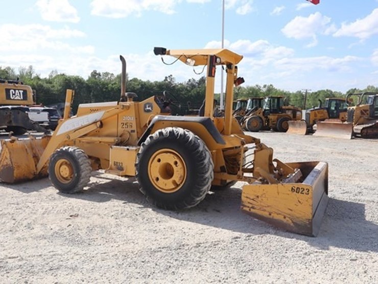 2005-deere-210le-image-3