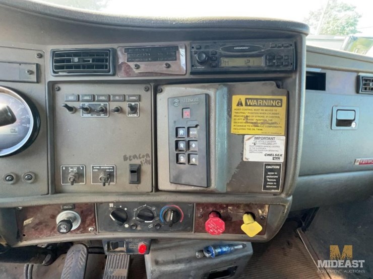 2001-kenworth-t300-image-35