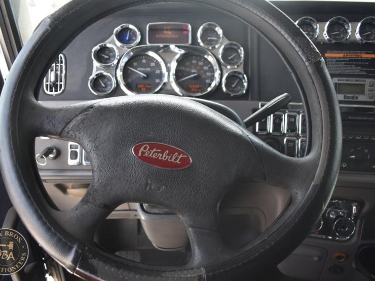 2012-peterbilt-386-image-43