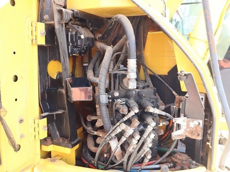 2019-kobelco-sk140sr-lc-5-image-29