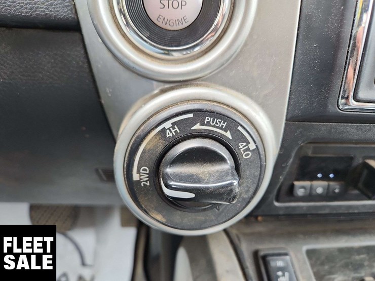2016-nissan-titan-image-36