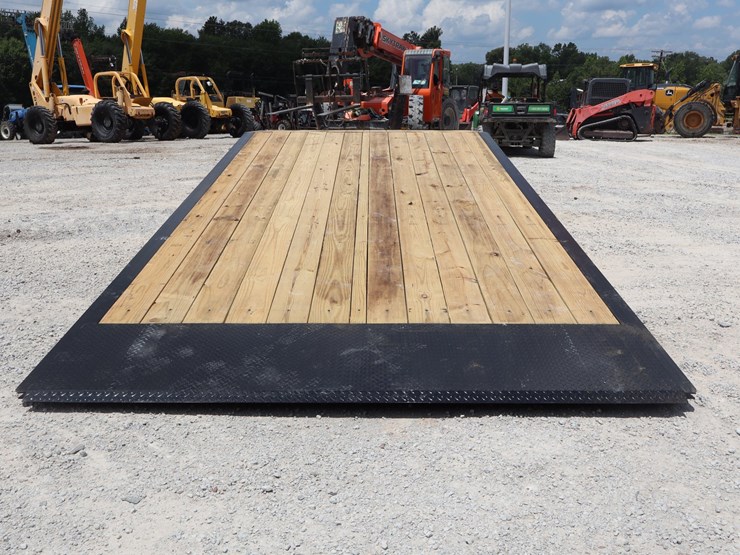 #570-•-20'-loading-ramp-image-2