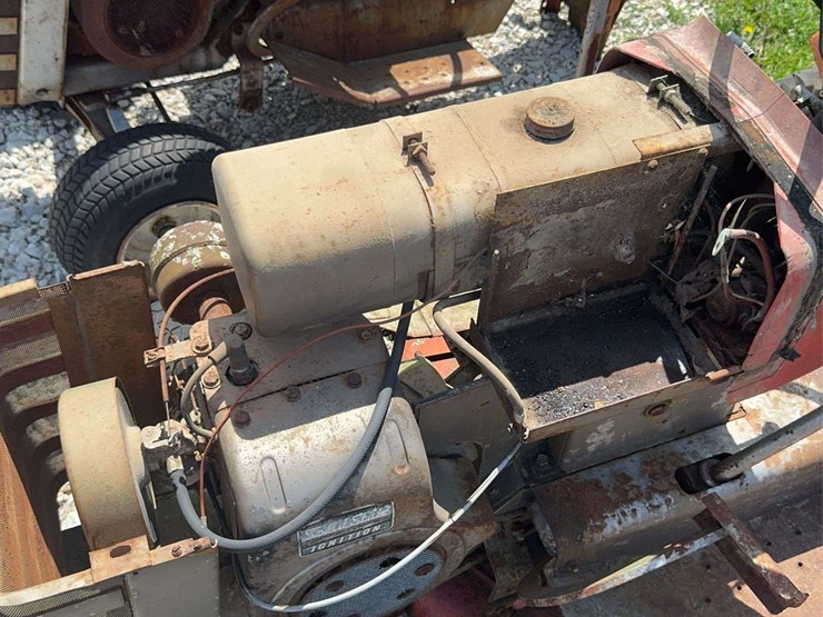 massey-ferguson-12-image-8