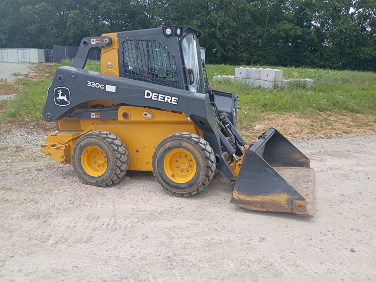 2022-deere-330g-image-12