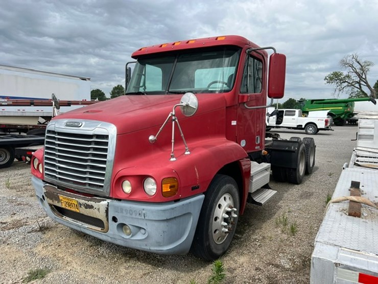 #544-•-2009-freightliner---non-running---osceola,-ar-image-1