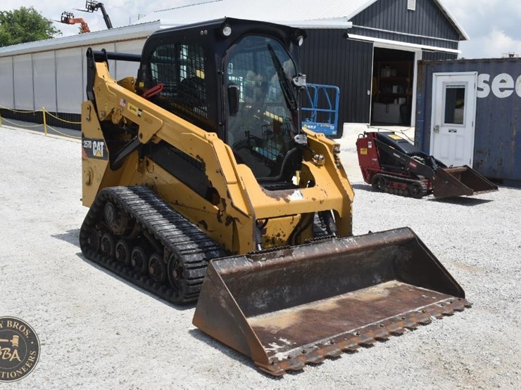 2018-caterpillar-257d-image-7