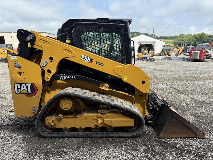 2024-caterpillar-255-image-5