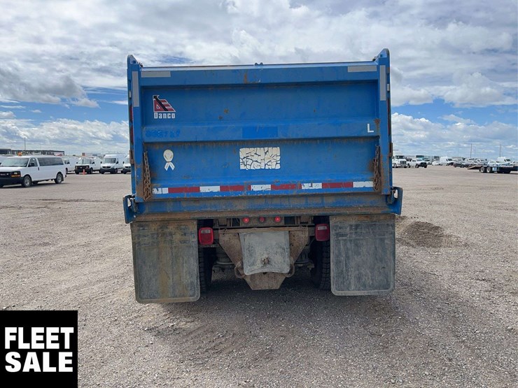 2008-freightliner-m2-106-image-4