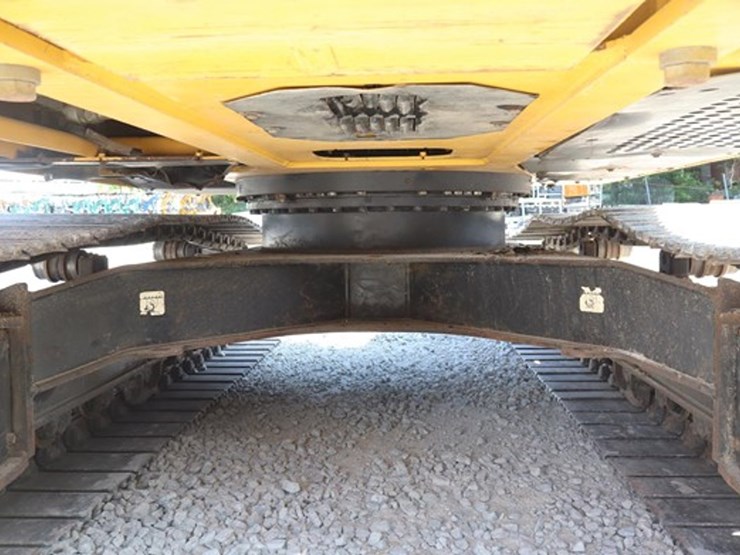 2017-deere-210g-image-16