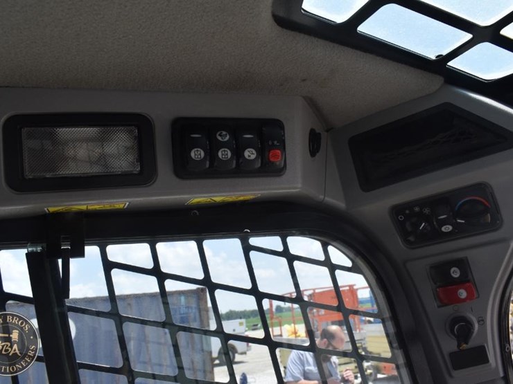 2018-caterpillar-257d-image-50