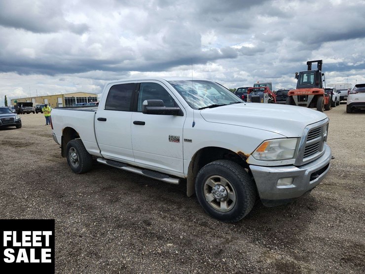 2012-dodge-2500-image-2