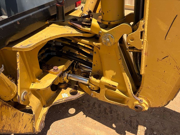 caterpillar-416c-image-26