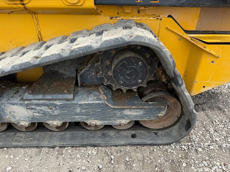 2023-deere-333g-image-18
