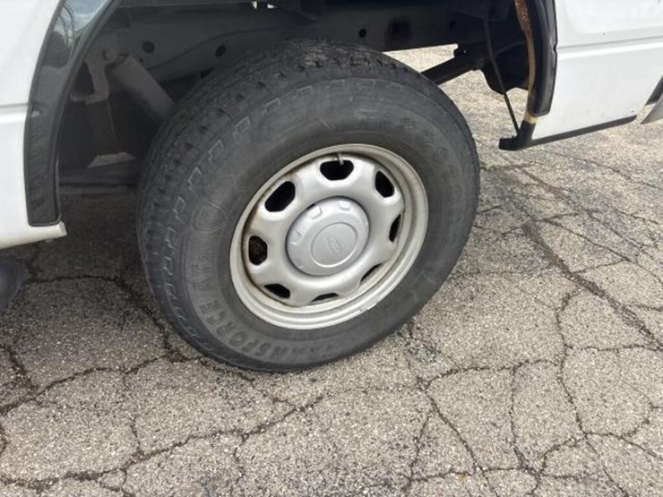 2012-ford-f150-xl-image-9