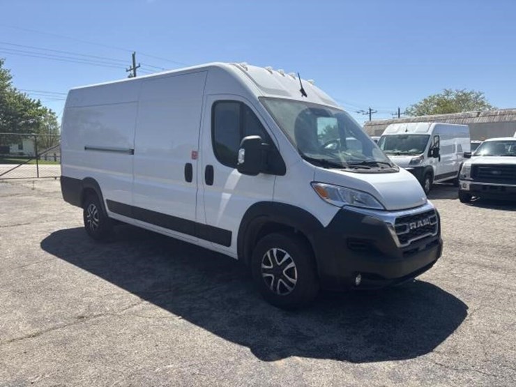 2023-dodge-3500-image-5