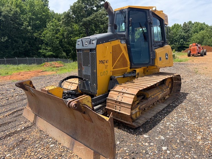 2018-deere-650k-lgp-image-1