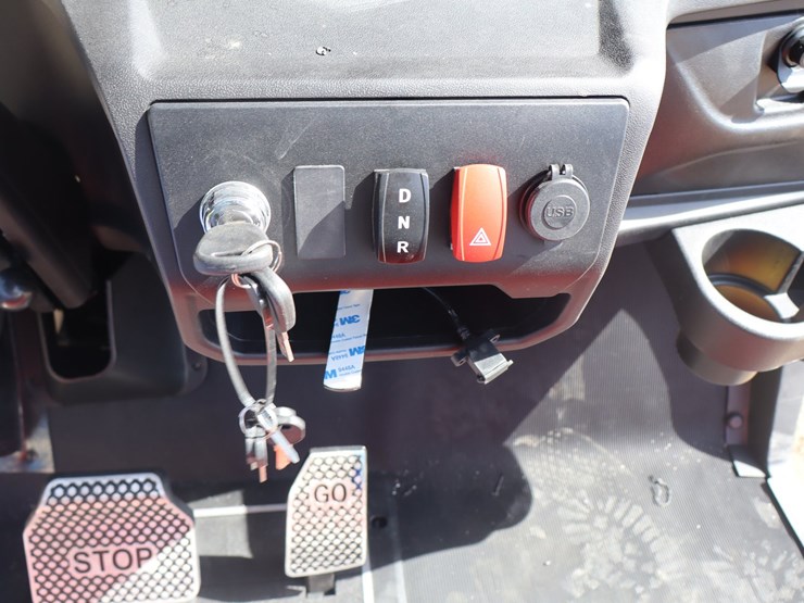 #104-•-4-seater-electric-golf-cart-image-10