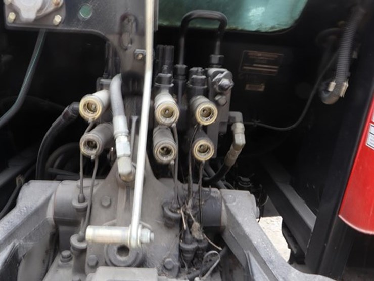 2005-massey-ferguson-5460-image-10