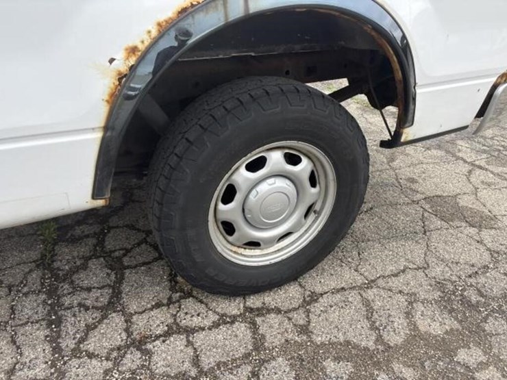 2014-ford-f150-xl-image-9