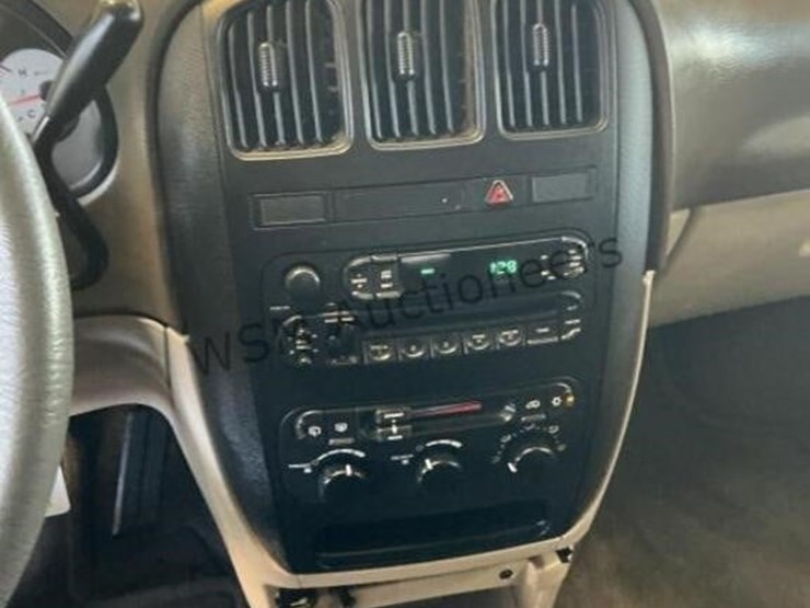 2005-dodge-grand-caravan-image-21