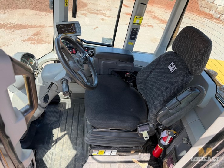2014-caterpillar-930k-image-25