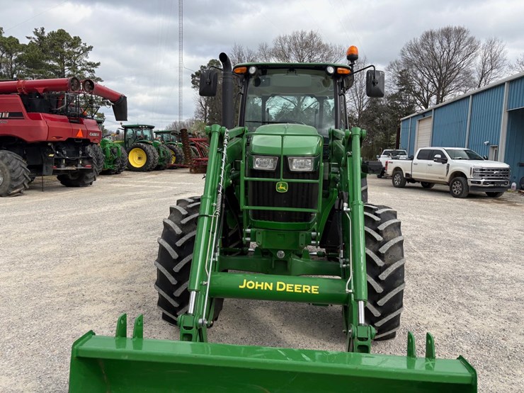 2020-john-deere-6105e-image-3