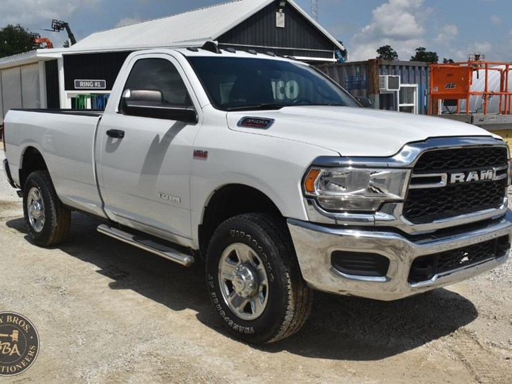 2022-ram-3500-hd-image-8