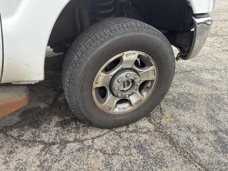2014-ford-f350-xlt-image-11