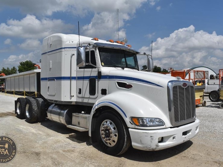 2012-peterbilt-386-image-8