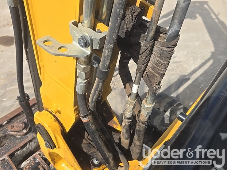 2016-cat-304e2-image-32