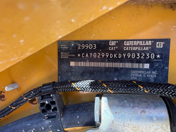 2021-caterpillar-299d3-image-8