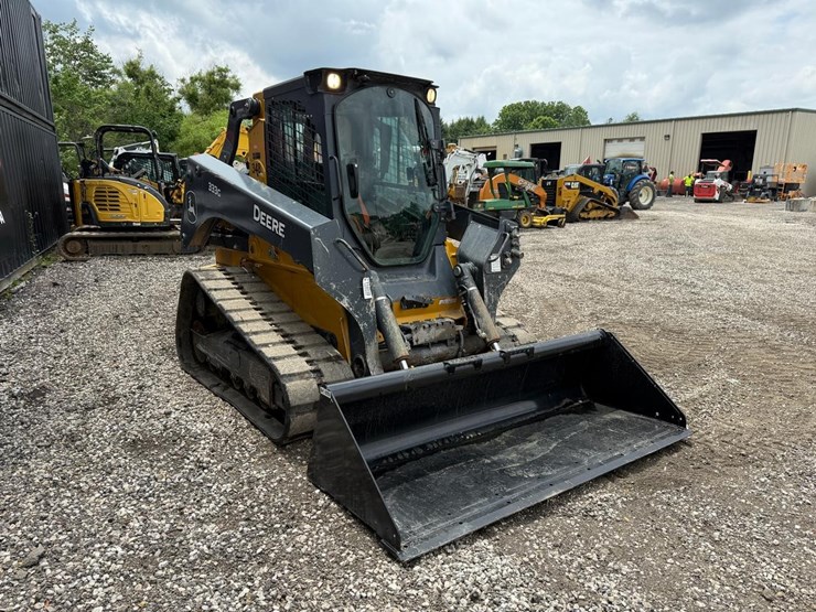 2023-deere-333g-image-6