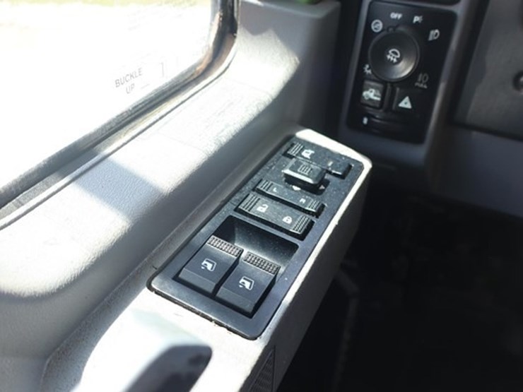#538-•-2019-mack-pi64t-day-cab-truck-image-33
