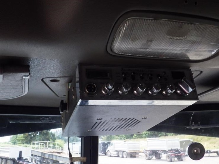 2008-peterbilt-389-image-33