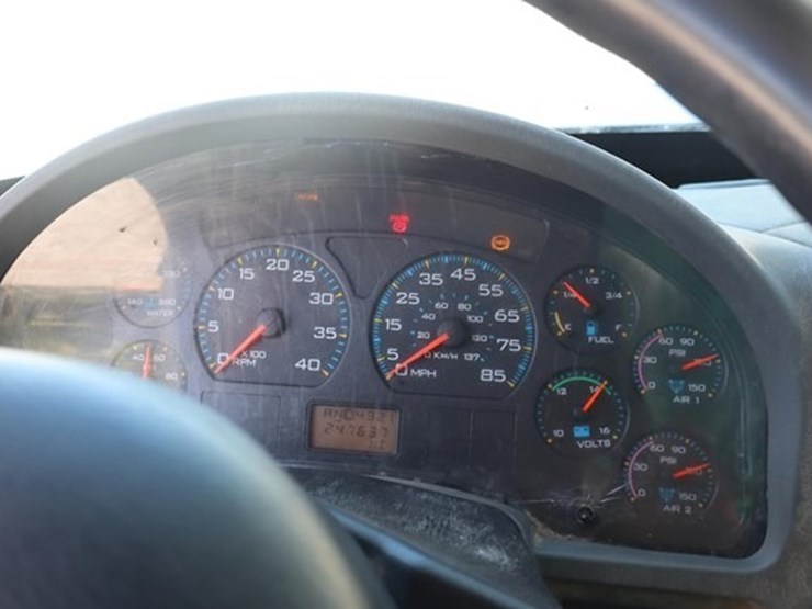 2005-international-durastar-4300-image-26