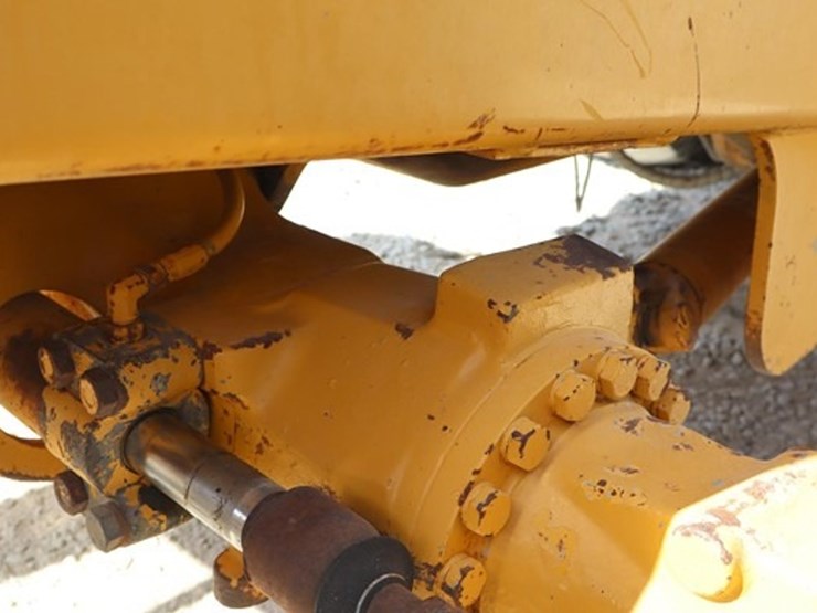 2005-deere-210le-image-14